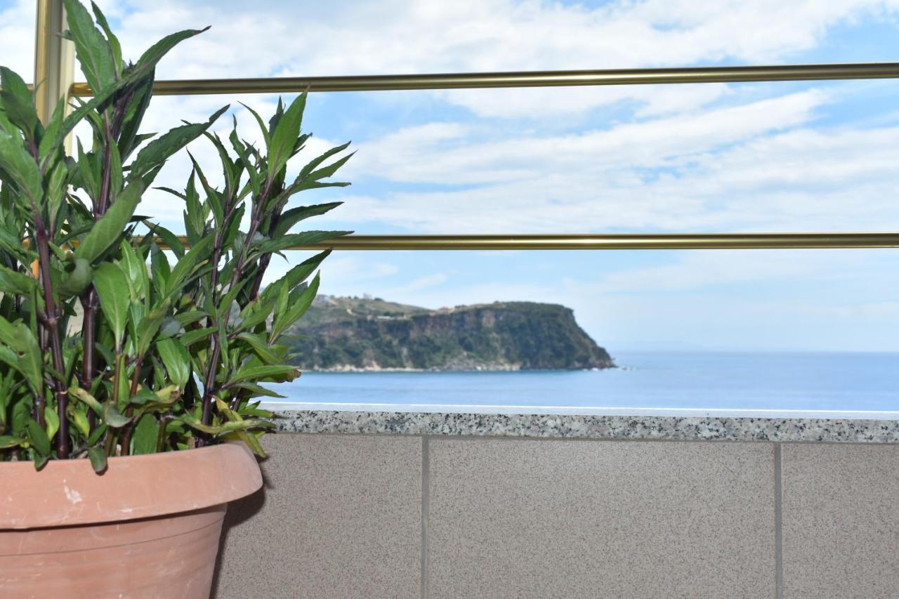 Ionio Rooms II Himara Kültér fotó