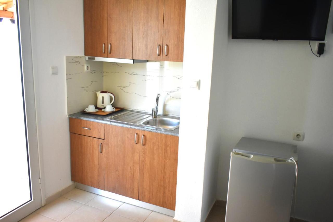 Ionio Rooms II Himara Kültér fotó