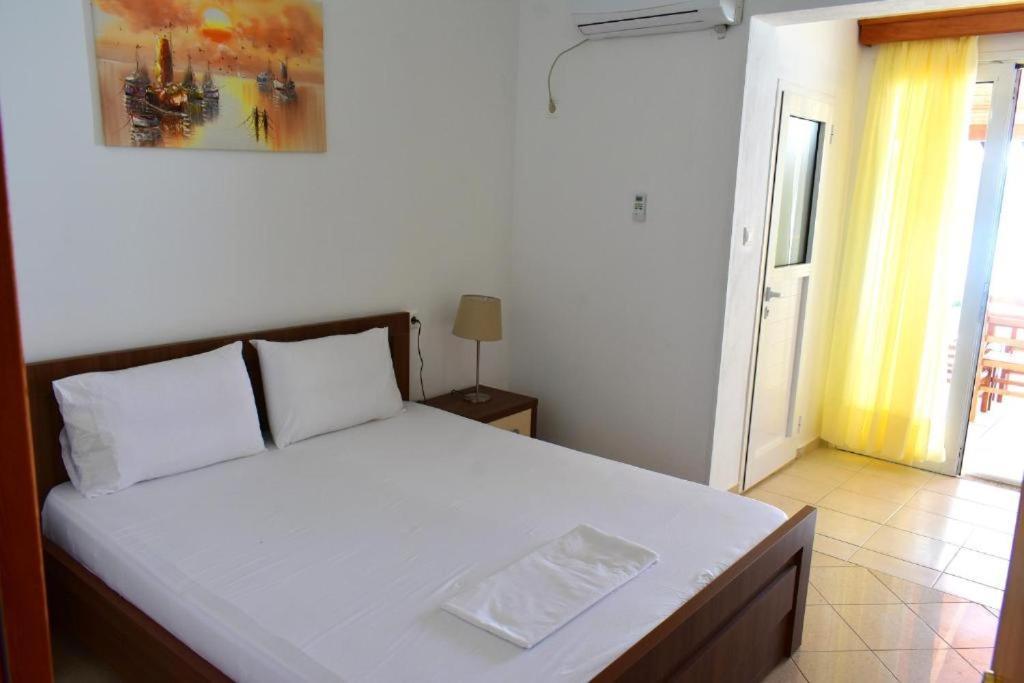 Ionio Rooms II Himara Kültér fotó